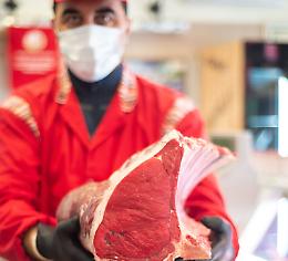 La carne di Nicola fa incetta di premi: così porta avanti la tradizione di famiglia
