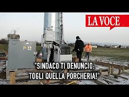 "Sindaco, ti denuncio: togli quella porcheria!"