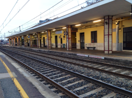 Tragedia in stazione a Settimo Torinese: un 18enne è stato travolto da un treno 