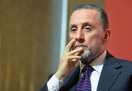 Accorato appello al Pd: "Smettetela di occuparvi del vostro ombelico"
