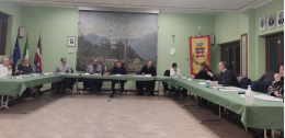 "Fai pena!", "Sei patetico!": è guerra aperta sulle dimissioni del vicesindaco