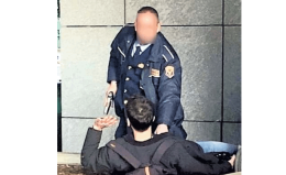 Extinction Rebellion: pubblicato video di una guardia giurata che minaccia con una pistola gli attivisti