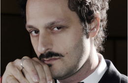Fabio Troiano arriva a Bosconero con "Il dio bambino" di Gaber