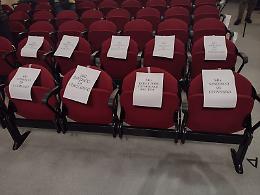 "Invisibili": perché i politici non vogliono vedere il film sugli effetti avversi da vaccino Covid-19?