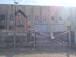 TRAGEDIA. Operaio 33enne scivola dal capannone e muore