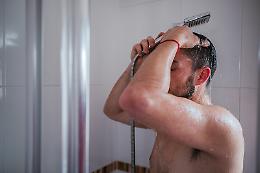 Via l'acqua calda per 4 giorni: la rivolta dei residenti che non potranno farsi la doccia