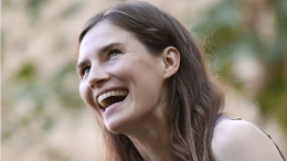 Amanda Knox si fa beffe del carcere italiano sui social