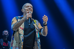 Max Pezzali infiamma il Pala Alpitour di Torino con le sue hit! (LE FOTO)