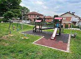 Dopo le tante critiche, finalmente sono partiti i lavori sulle aree verdi 