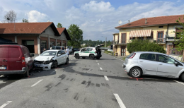 Scontro tra tre auto sulla Provinciale: due feriti