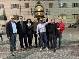 Chiantore stappa lo spumante: "Abbiamo acceso i riflettori su Ivrea, ci abbiamo sempre creduto"