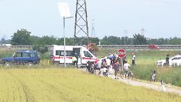Con la moto finisce contro un’auto: DONNA GRAVE AL CTO