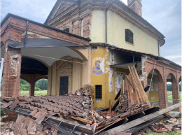 Si schianta con l'auto sul Santuario e lo danneggia: "È il nostro monumento più caro"