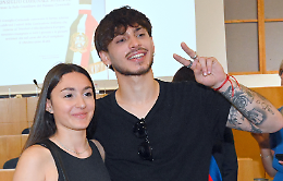 Festa del 2 giugno con i neo 18enni: “Costruite felicità e siate gentili” (FOTO E VIDEO)