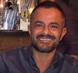 Trovato morto nel bagagliaio: indagati un uomo e una donna nigeriani che gli hanno ceduto la droga