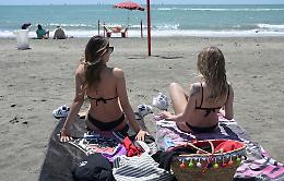 ROBA DA PAZZI. Fino a 1000 euro per un giorno al mare. Ecco quali sono le spiagge dei nababbi