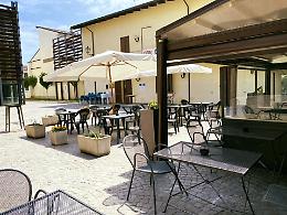 "Bookolica" con libri e cocktail
