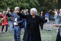 "Abbracci terrestri" all'alba ad Alpette