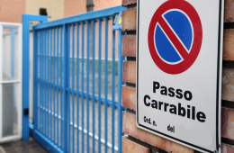 Caos passi carrai: da oggi è obbligatorio dichiarali e pagarci la tassa