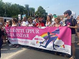 Torino Città dei diritti: per le vie del centro sfila il Pride