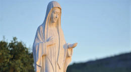 QUATTRO RAGAZZI VEDONO LA MADONNA, 42 anni  dalla prima apparizione