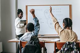 Insegnanti senza titoli alla scuola paritaria? La Giunta incontra l'Istituto