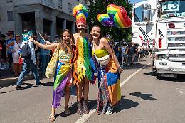 Il leghista: "Il gay pride è una carnevalata e l'omosessualità è una questione culturale"