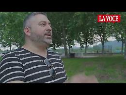 “Sprofondiamo nel degrado”. Viaggio nel quartiere dov’è cresciuto Khaby Lame (VIDEO)