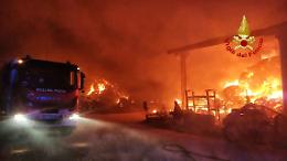 Le fiamme devastano due aziende di Nichelino