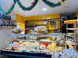 "La favola del commercio nei piccoli paesi non ha futuro": il sindaco chiude il suo alimentari