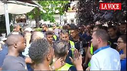 Lavoratori di Veneta Logistic davanti al Municipio. I sindacati chiedono di parlare con Mondo Convenienza