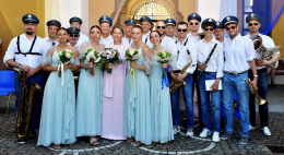 In tanti alla Festa delle pesche