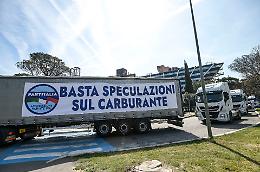Speculazioni in viaggio. In autostrada la benzina supera i 2,5 euro al litro