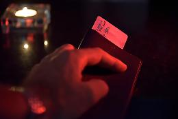 Non volevano pagare il conto del ristorante, arrivano i carabinieri