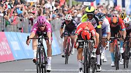La minoranza attacca: "il paese cade a pezzi e ancora non sappiamo quanto è costato il Giro d'Italia"