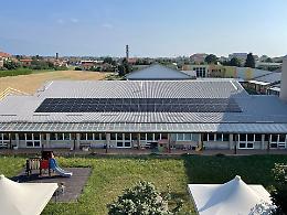 A settembre una "nuova" scuola: pannelli fotovoltaici sul tetto e mensa più grande
