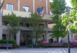 Il rifacimento della pavimentazione stradale spacca il Consiglio