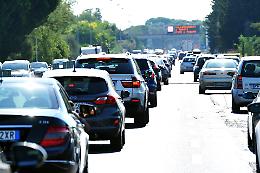 Caldo torrido e traffico intenso: parte il grande esodo di Ferragosto con bollino nero