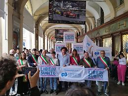Cappato consegna in Regione “11.428 firme di libertà”