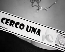 "Sculacciami", "Cerco una banana", "Ingoio tutto": bufera sulla radio per gli adesivi sessisti
