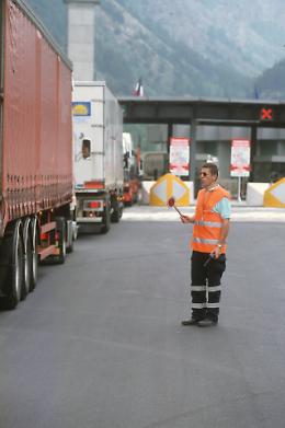 Frana in Savoia: nel fine settimana riapre il Fréjus. Ancora da decidere la chiusura del Bianco