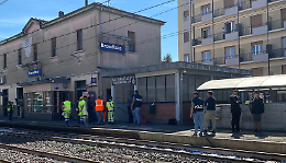 Brandizzo non dimentica i suoi cinque operai. Un anniversario di dolore e giustizia
