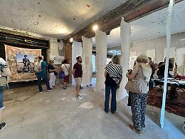 La mostra fotografica "Nigà" inaugura il nuovo spazio espositivo ApArte (VIDEO)