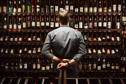 "Sommelier": da conduttori di bestie da soma a esperti del vino
