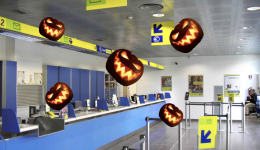 Lo scherzetto di Halloween di Poste Italiane: l'ufficio postale è sparito