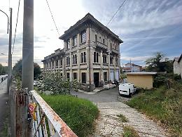 E se i depositi dei treni diventassero un parcheggio?