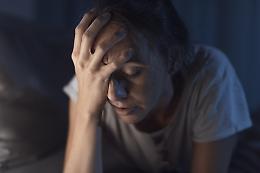 Disperata e senza tetto: la storia di una donna "cacciata di casa" 