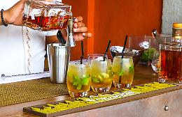 Quasi tutti i dipendenti lavorano in nero: nei guai il titolare del bar