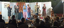 La Compagnia Teatrale Fubinese regala una serata di risate con "Bacio Bacio Micio Micio"