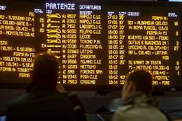 Alta Velocità nel caos: treni fermi, ritardi e una linea sospesa per una persona investita